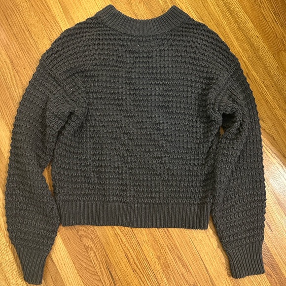 Universal Threads Size Extra Small Grey Sweater - Picture 3 of 3